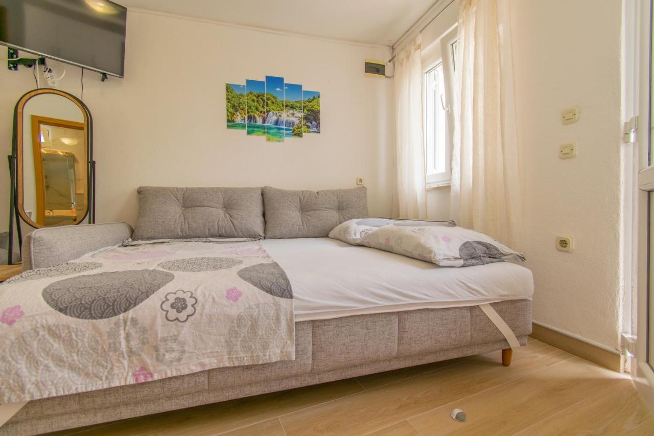 Studio Apartman Monika Baška Voda Exterior foto