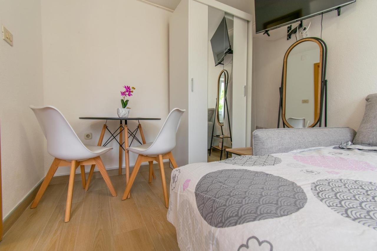 Studio Apartman Monika Baška Voda Exterior foto