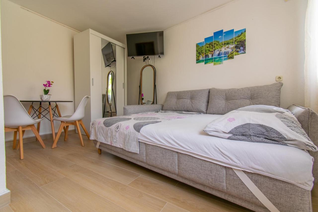Studio Apartman Monika Baška Voda Exterior foto